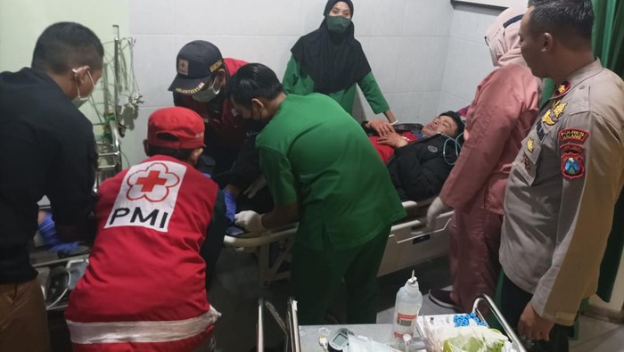 Proses evakuasi pelari maraton Malang