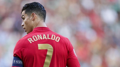 , PORTUGAL - JUNE 9: Cristiano Ronaldo of Portugal during the  UEFA Nations league match between Portugal  v Czech Republic at the Estadio Jose Alvalade on June 9, 2022 (Photo by David S. Bustamante/Soccrates/Getty Images)
