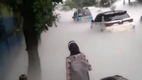 Kondisi gas putih yang memenuhi pandangan tersebut seperti visualisasi dalam film Silent Hill (2006). Film yang merupakan adaptasi dari serial gim video horor survival Konami Silent Hill yang dalam ceritanya kota tersebut dipenuhi kabut putih. (Screenshot video viral)