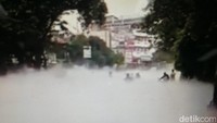 Kapolsek Karawaci Kompol Hasoloan Situmorang menyebut gas putih itu bukan oksigen, melainkan karbon dioksida (CO2). (Repro video viral)