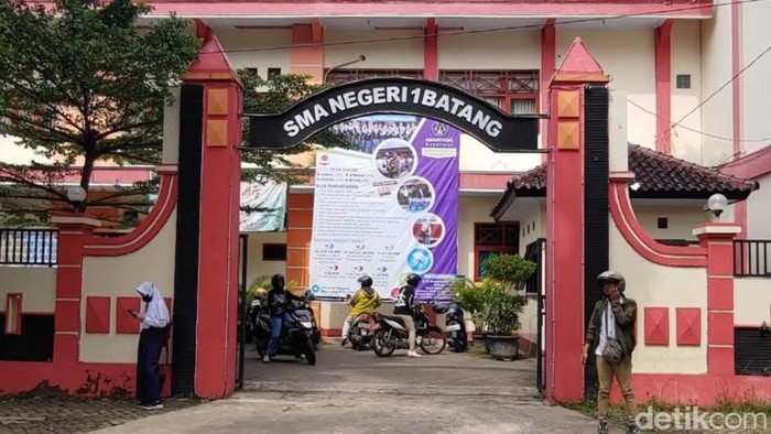 SMAN 1 Batang, Rabu (6/7/2022).