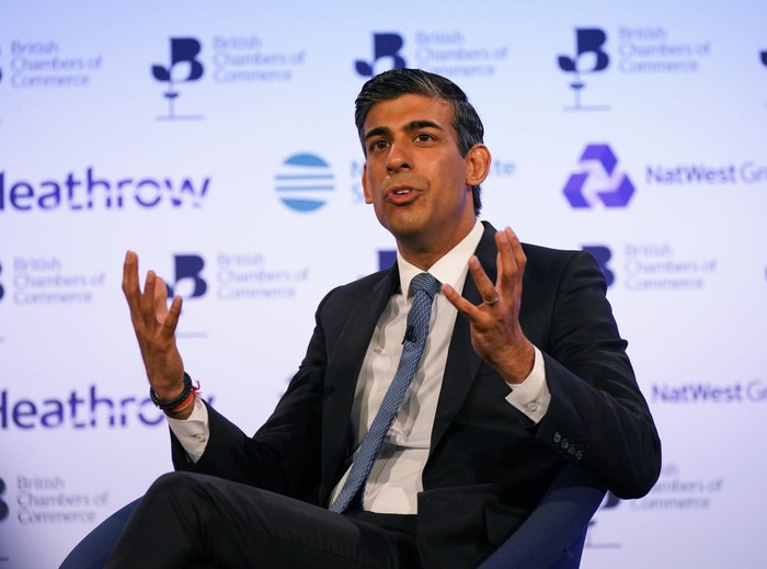 Menteri Keuangan Inggris, Rishi Sunak dan Menteri Kesehatan dan Sosial, Sajid Javid, menyatakan mundur dari kabinet. Keduanya menyatakan sudah tidak sejalan dengan kebijakan PM Boris Johnson. Ini Sosoknya.