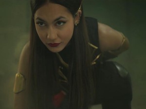 Superhero Landing Pevita Pearce di Teaser Trailer Sri Asih