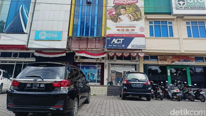 Suasana di Kantor ACT Palembang.