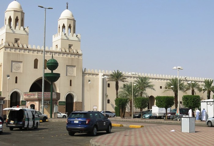 Suasana Masjid Bir Ali Tempat Miqat Jamaah Haji Indonesia Dari Madinah