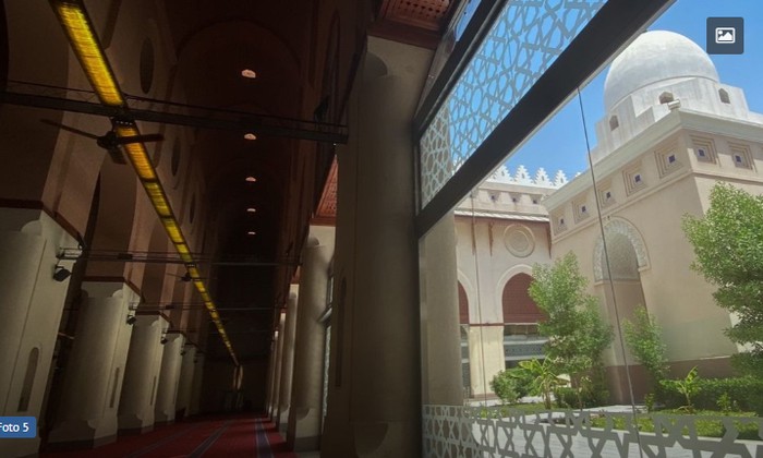 Suasana Masjid Bir Ali Tempat Miqat Jamaah Haji Indonesia Dari Madinah