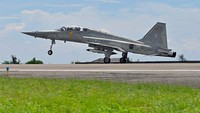 TA-5 Brave Eagle adalah pesawat latih canggih supersonik yang dikembangkan oleh Aerospace Industrial Development Corporation (AIDC) dari Taiwan.  