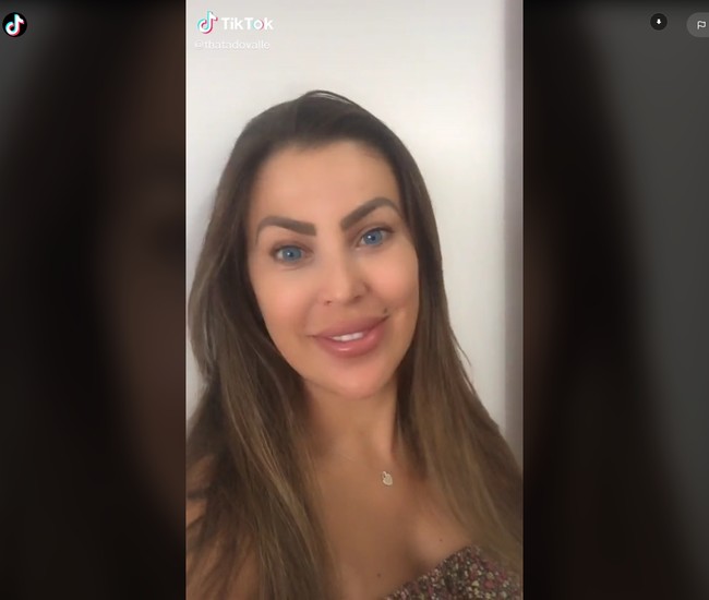 Sebelum meninggal, Thalita juga bekerja sama dengan seorang penulis yang ingin menjadikan pengalamannya ikut perang untuk dituangkan dalam buku.Foto: TikTok Thalita do Valle