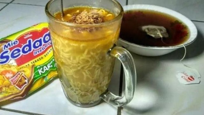 Wadah mie instan Wadah mie instan