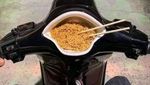 10 Wadah Nyeleneh untuk Masak Mie Instan Ini Bikin Ngakak