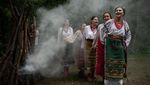 Foto: Ritual Meramal Jodoh dan Masa Depan ala Wanita Ukraina