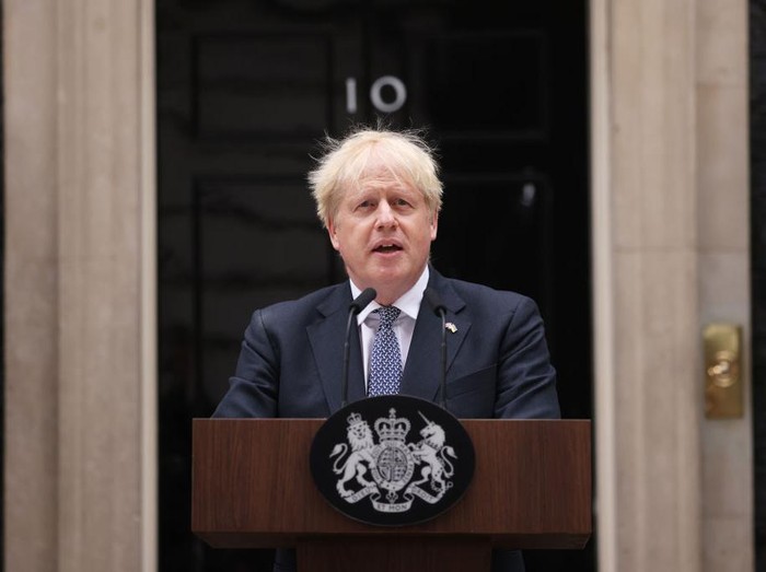 LONDON, ENGLAND - JULY 07: Prime Minister Boris Johnson addresses the nation as he announces his resignation outside 10 Downing Street on July 7, 2022 in London, England. After a turbulent term in office, Boris Johnson will resign from his roles as Conservative Party Leader and Prime Minister today after coming under pressure from his party. Eton and Oxford-educated Alexander Boris de Pfeffel Johnson, MP for Uxbridge and South Ruislip, was elected as Prime Minister in the 2019 General Election. (Photo by Leon Neal/Getty Images)