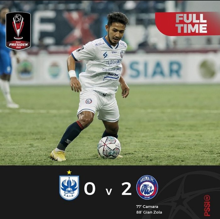Arema FC meraih tiga poin saat menghadapi PSIS Semarang di leg pertama semifinal Piala Presiden 2022. Dua gol Arema FC dicetak Abel Camara dan Gian Zola.