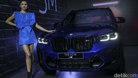 Tampilannya kian agresif dan ikonik dari depan. Berkat lampu utama yang desainnya menyipit dan sudah disematkan teknologi LaserLight khas BMW serta DRL yang membentuk huruf L.
