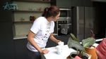 Modern Klasik! Potret Dapur Donna Agnesia yang Serba Abu-abu