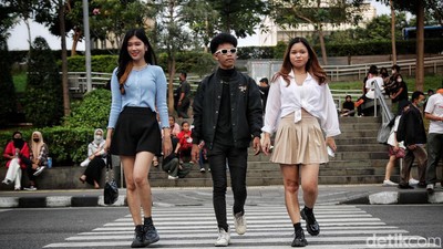 Kawasan Dukuh Atas Sudirman Memang Keren, Oke Juga buat Foto-foto