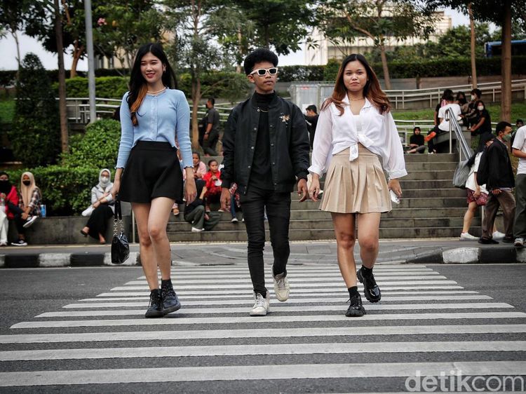 Kawasan Dukuh Atas Sudirman Memang Keren, Oke Juga buat Foto-foto