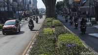 Sebelumnya kawasan Senopati hampir setiap hari terjadi kemacetan. Lalu lintas terhambat karena banyaknya kendaraan parkir di bahu jalan.