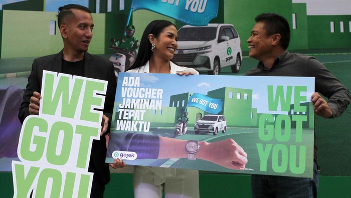 Gojek Berinovasi di Tengah Perang Aplikasi Gojek terus berinovasi di tengah perang aplikasi. Mereka menghadirkan program Jaminan Penjemputan Tepat Waktu pada layanan GoRide dan GoCar di seluruh Indonesia.