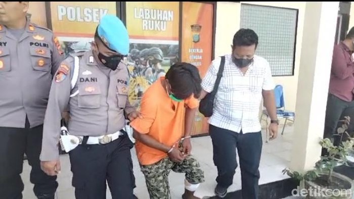 Helmi diboyong polisi.