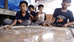 Hindari Kecanduan Gadget, Anak Manggarai Pilih Main Karambol
