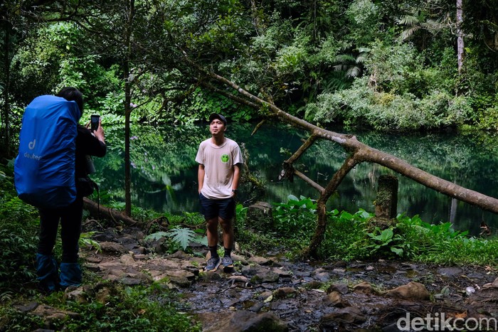Indahnya Lembah Mandalawangi, Spot Favorit Soe Hok Gie Lembah Mandalawangi seolah menyihir pendaki akan keindahan lanskapnya. Mandalawangi menjadi spot favorit Soe Hok Gie semasa hidupnya.