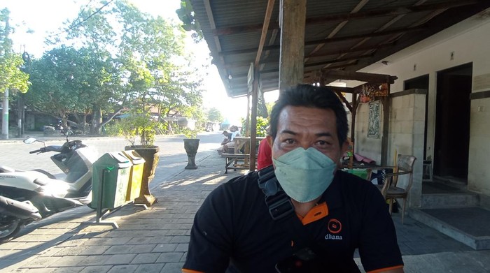 Ketua Kelompok Nelayan Pica Segara Sanur I Nyoman Dana Atmaja saat ditemui detikBali di Pantai Mertasari, Desa Adat Intaran, Rabu (6/7/2022).