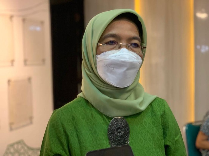 Komisioner Komnas Perempuan, Dr Hj Maria Ulfah di Kantor PWNU Jatim
