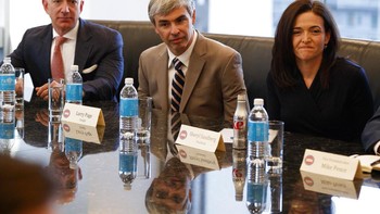 Kemunculan terakhir Larry Page adalah pada tahun 2016 saat menghadiri undangan dari Presiden Donald Trump ke Gedung Putih bersama para petinggi raksasa teknologi. Saat itu, dia masih CEO Alphabet, induk Google. Foto: Associated Press