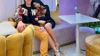 Lucinta Luna kembali bikin heboh usai melakukan operasi yang kesekian lagi. Operasinya kali ini diduga untuk menghilangkan jakun. Foto: Instagram @lucintaluna_manjalita