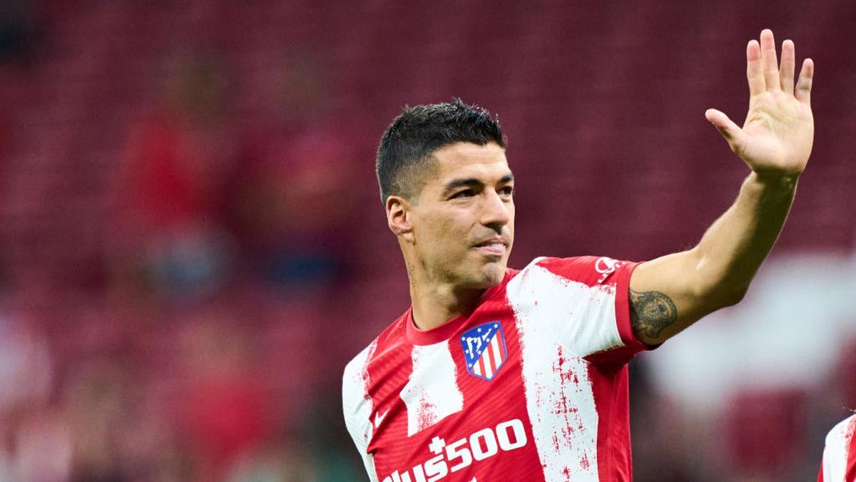 Luis Suarez dikabarkan ingin bermain di Liga Italia. (Foto: Getty Images/Juan Manuel Serrano Arce)