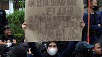 RKUHP dinilai mengandung sejumlah pasal bermasalah yang merugikan publik, serta menyelesaikan konflik agraria berupa perampasan tanah dan kriminalisasi petani.   