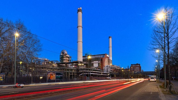 Menikmati Lansekap Blue Hour yang Menawan dari Langit Jerman Menikmati Lansekap Blue Hour yang Menawan dari Langit Jerman