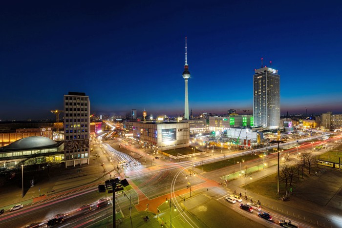 Menikmati Lansekap Blue Hour yang Menawan dari Langit Jerman
