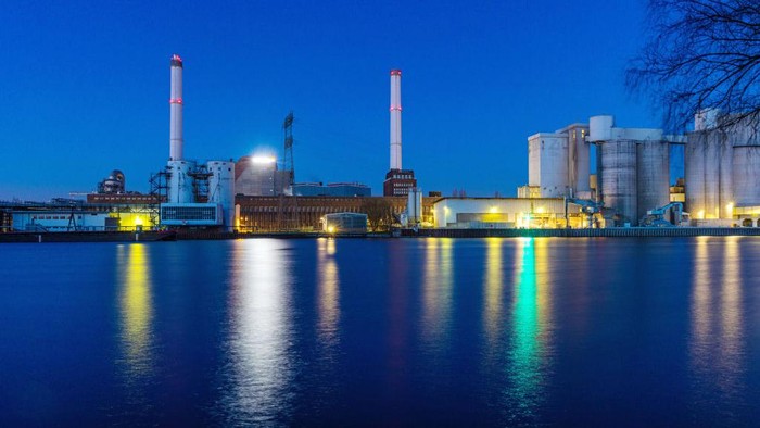 Menikmati Lansekap Blue Hour yang Menawan dari Langit Jerman Menikmati Lansekap Blue Hour yang Menawan dari Langit Jerman