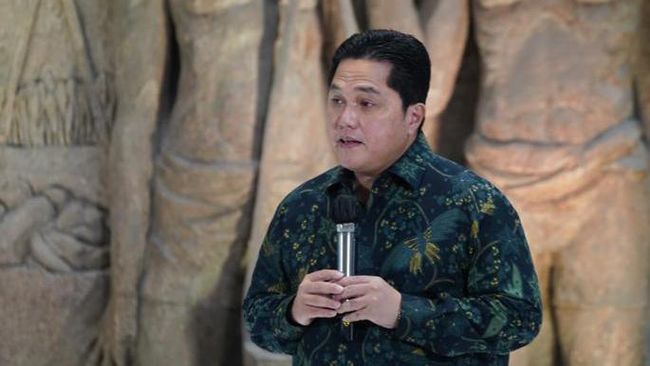 Menteri BUMN Erick Thohir menyaksikan penandatanganan dokumen operasional komersial Bandara Kualanamu oleh AP II dan APA di Sarinah