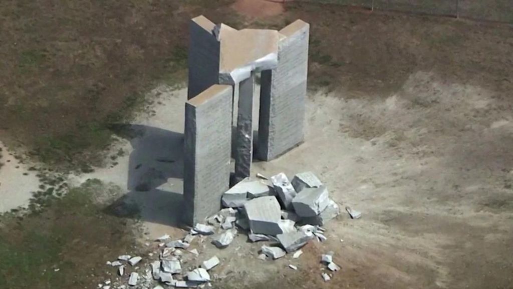 Monumen Stonehenge di AS Rusak Parah Diledakkan Sosok Tak Dikenal
