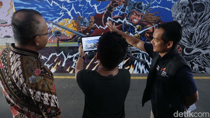 Ngeri! Palu Thor Terowongan Kendal, Jakarta, kini dihiasi dengan berbagai mural. Salah satunya mural bergambar Thor.