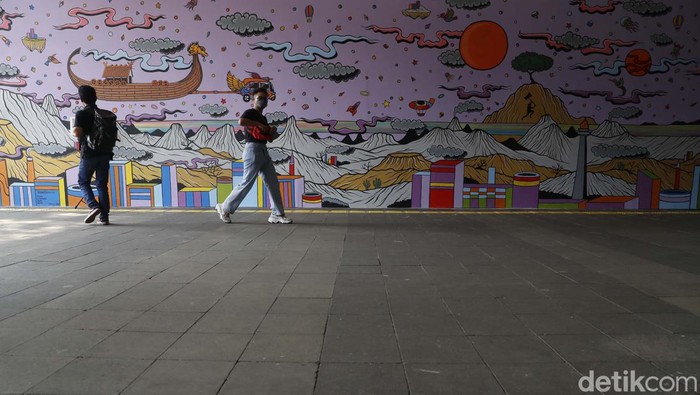 Ngeri! Palu Thor Terowongan Kendal, Jakarta, kini dihiasi dengan berbagai mural. Salah satunya mural bergambar Thor.