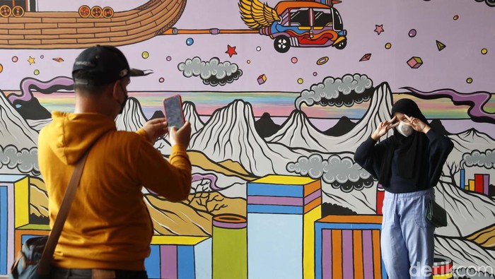 Ngeri! Palu Thor Terowongan Kendal, Jakarta, kini dihiasi dengan berbagai mural. Salah satunya mural bergambar Thor.