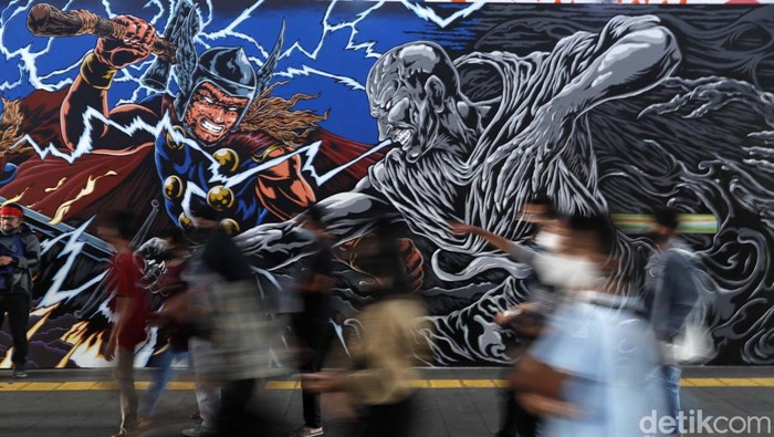 Ngeri! Palu Thor Terowongan Kendal, Jakarta, kini dihiasi dengan berbagai mural. Salah satunya mural bergambar Thor.