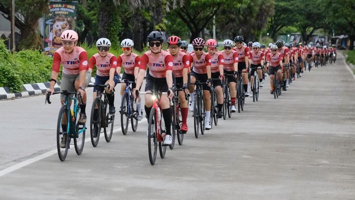 Komunitas Sepeda Road Bike di Makassar Oljen CC rayakan hari jadi yang pertama, Selasa (5/7/2022)