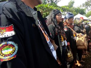 Paguyuban Seni Berpakaian Nyentrik Dukung Erick Thohir Nyapres