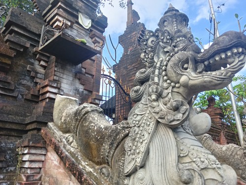 Patung Pura Tibukleneng yang dirusak orang tidak dikenal, di Banjar Tandeg, Tibubeneng, Kuta Utara, Kabupaten Badung, Bali, Kamis (7/7/2022).