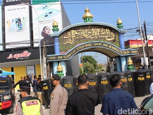 Kondisi Mencekam Upaya Jemput Paksa Anak Kiai Jombang DPO Cabul