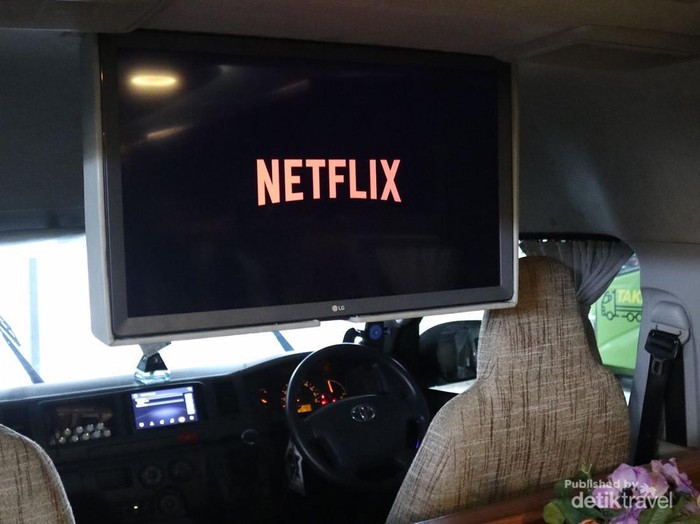 Bisa nonton Netflix dan Youtube sepuasnya selama perjalanan