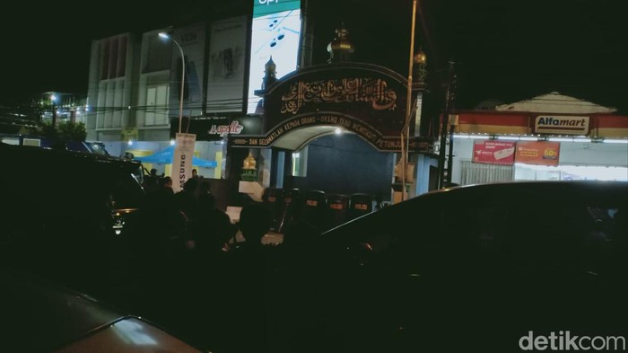 Pengepungan di Ponpes Shiddiqiyah masih berlangsung