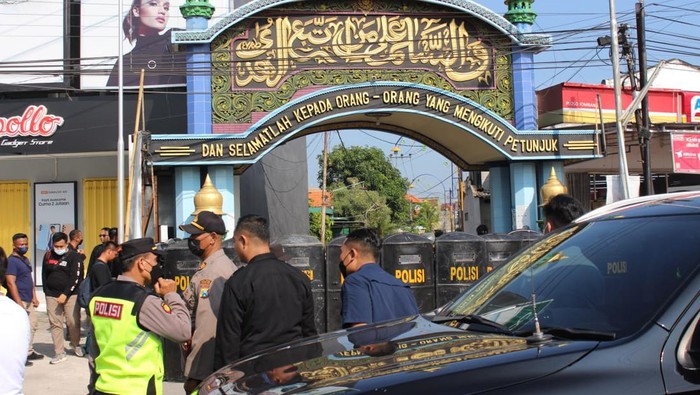 Ponpes Shiddiqiyyah Ploso, Jombang dikepung ribuan polisi