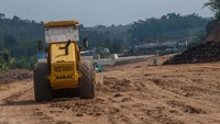 Jalan tol Serang-Panimbang sepanjang 83,67 kilometer yang menjadi akses tercepat menuju Kawasan Ekonomi Khusus (KEK) Tanjung Lesung tersebut ditargetkan akan beroperasi pada tahun 2024 mendatang.
