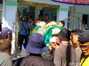Detik-detik Mengerikan Sambaran Petir yang Tewaskan 3 Orang Pemalang